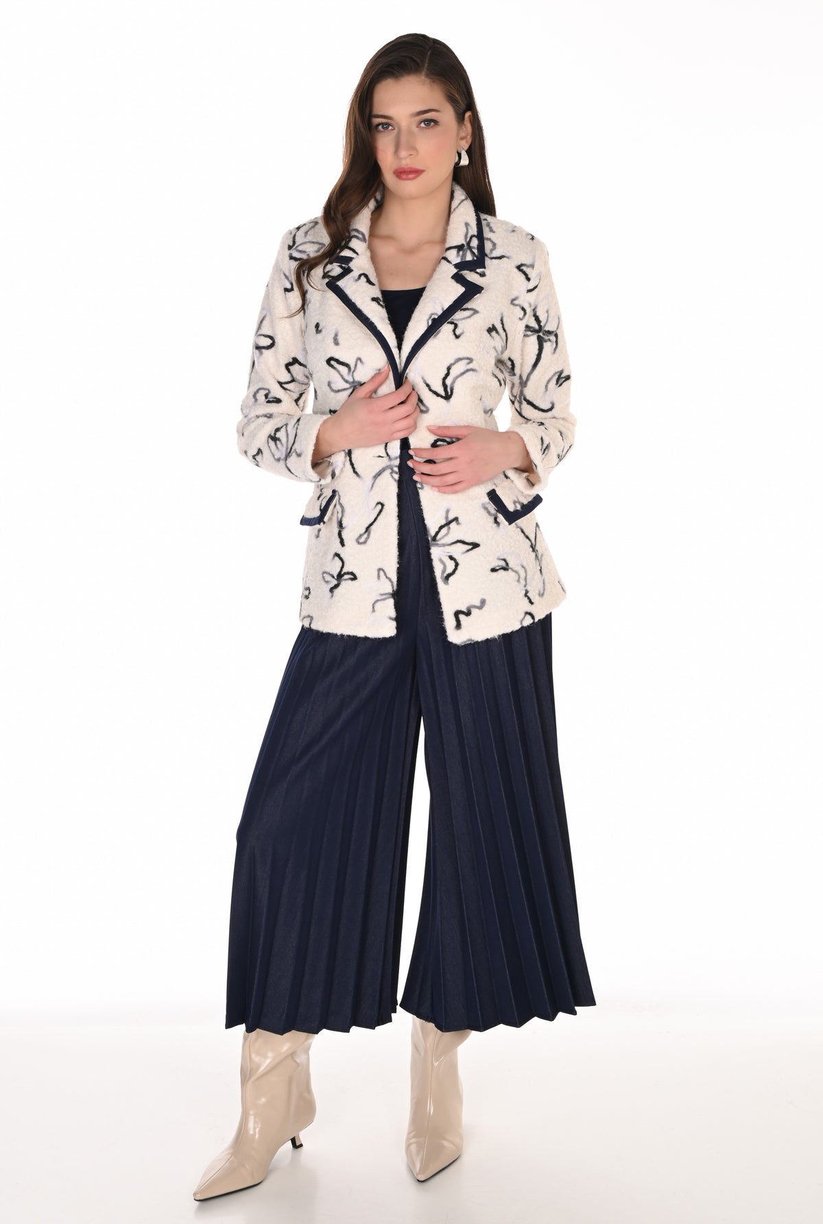 Frank Lyman Women’s Pleated Wide-Leg Denim Pant 263140 – Dark Blue