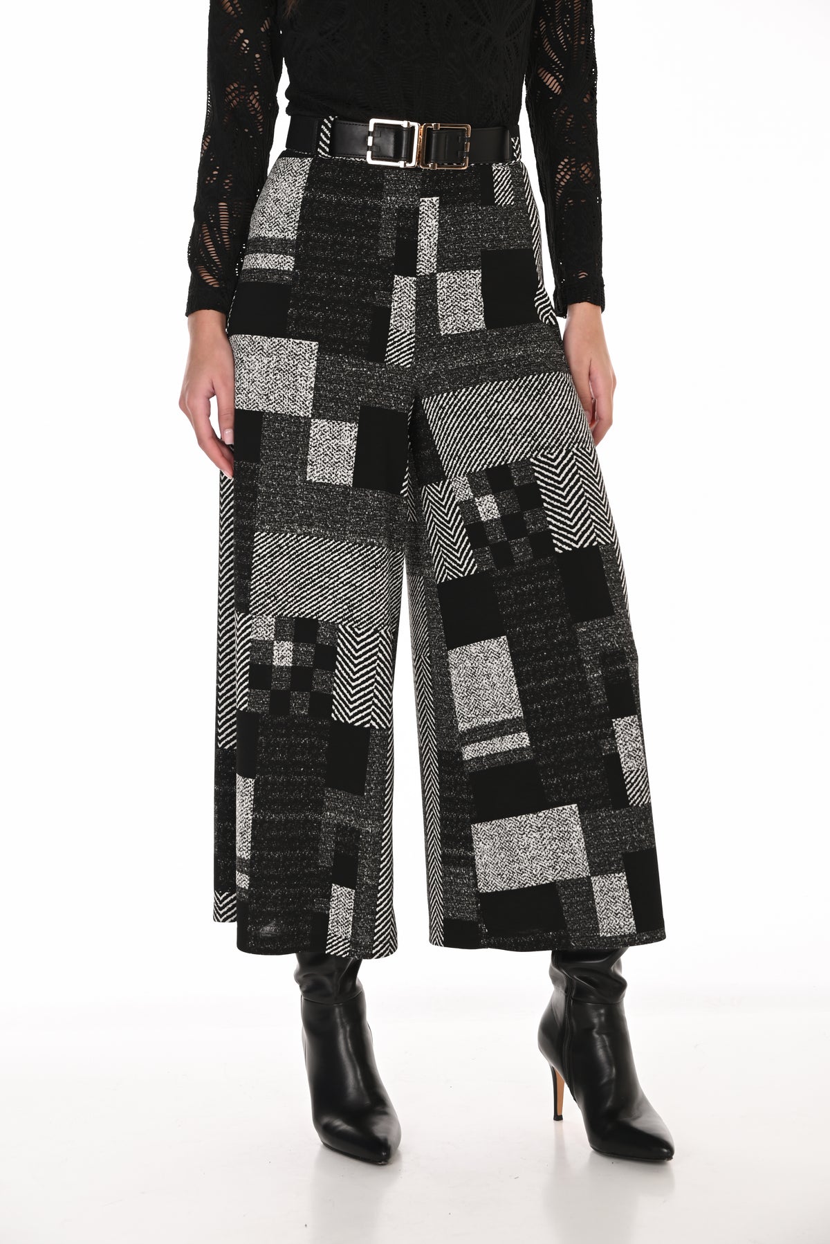 Frank Lyman Women's Patchwork Wide-Leg Cropped Pant 263457 – Black/Cream
