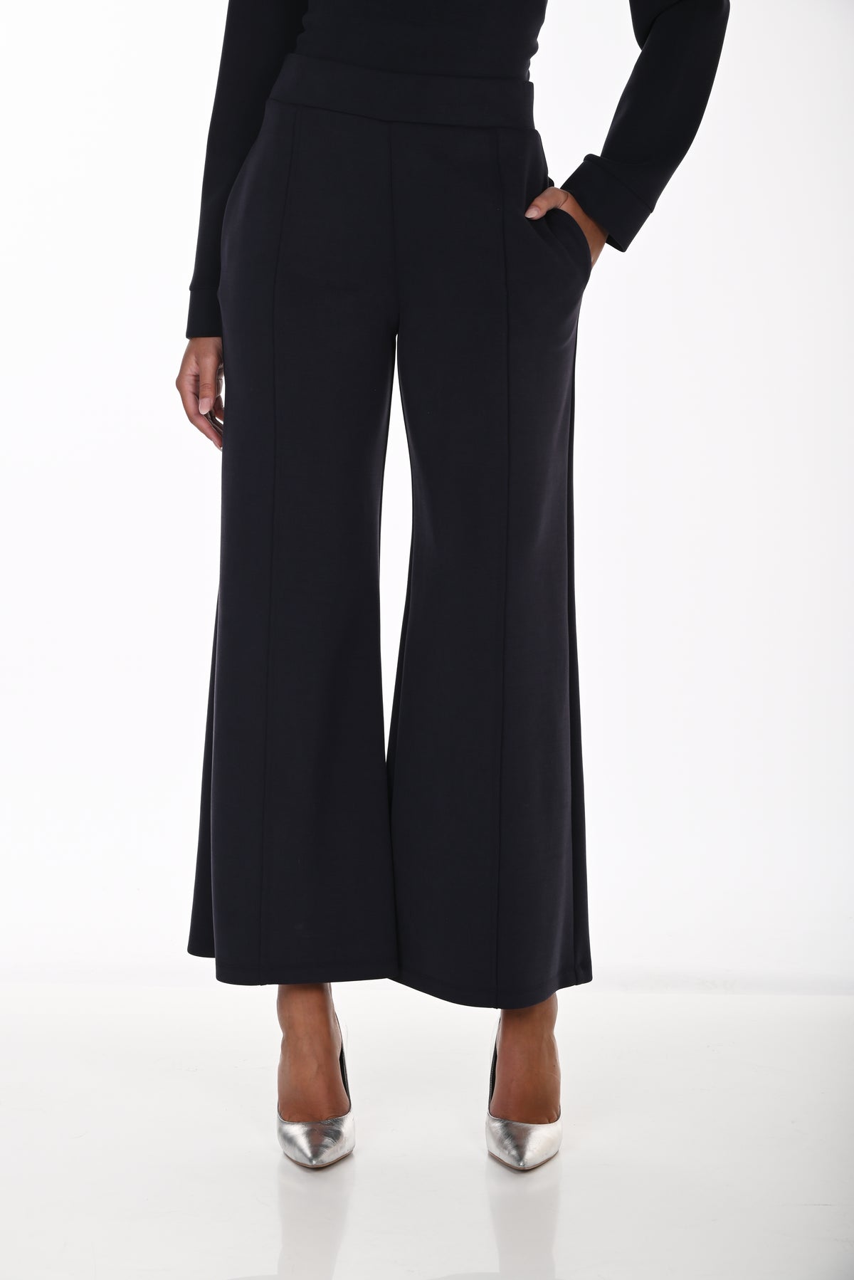 Frank Lyman Women's High-Waist Wide-Leg Knit Pant 264247