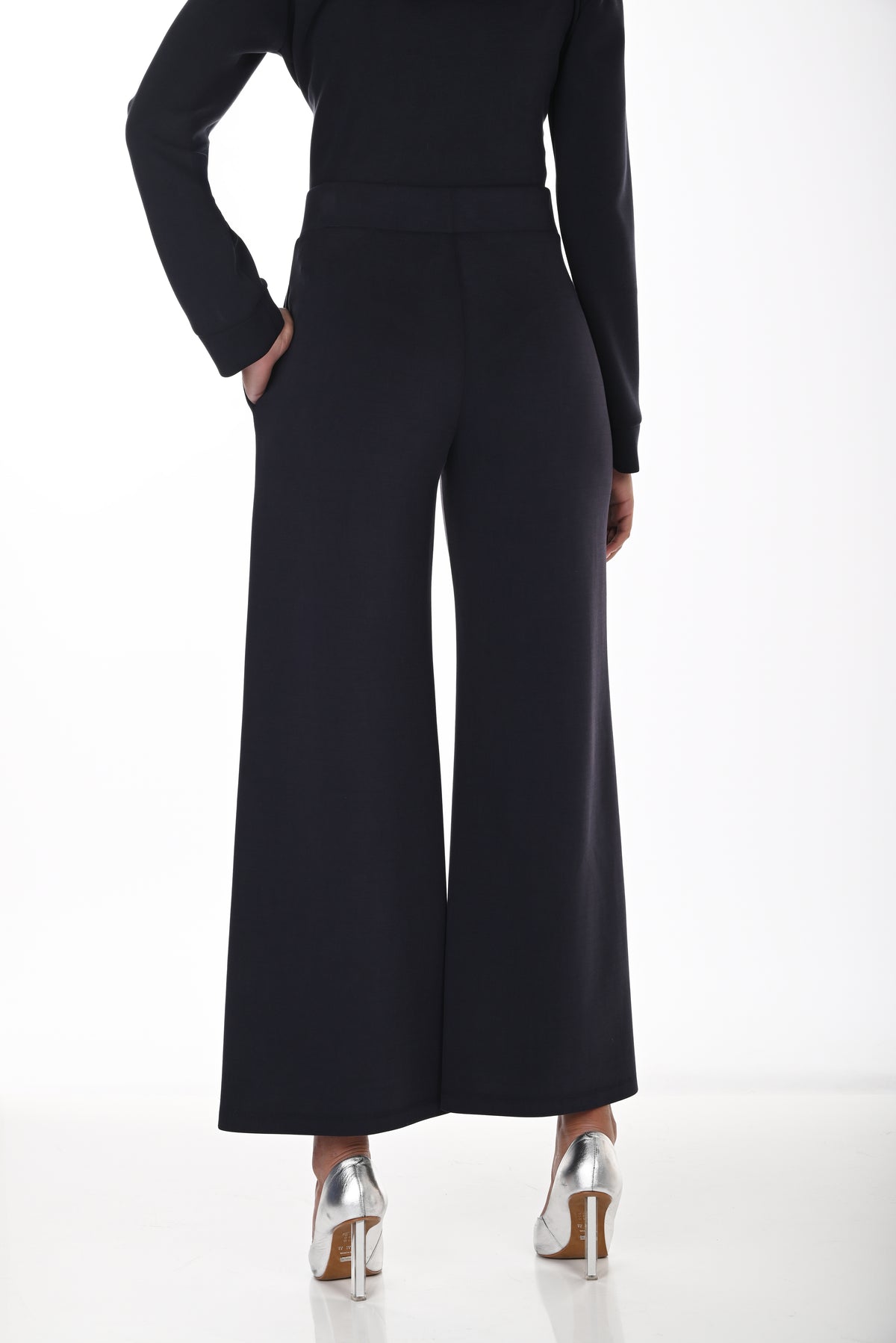 Frank Lyman Women's High-Waist Wide-Leg Knit Pant 264247
