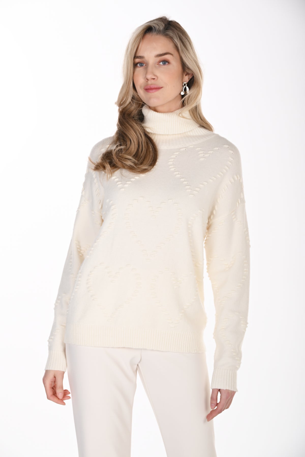 Frank Lyman Women’s Heart Pattern Turtleneck Sweater 264817