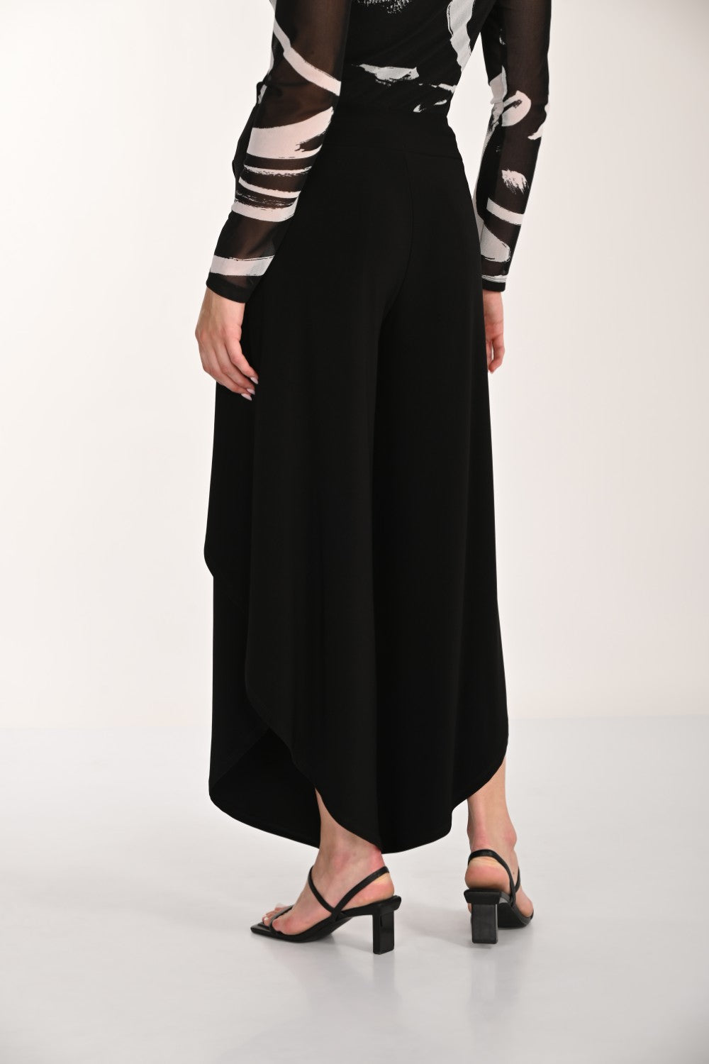 Frank Lyman Pant 266004