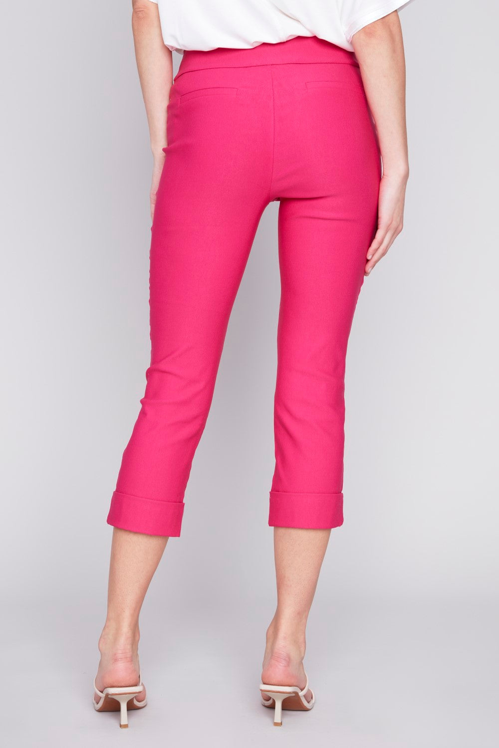 Pull on stretch outlet capri pants