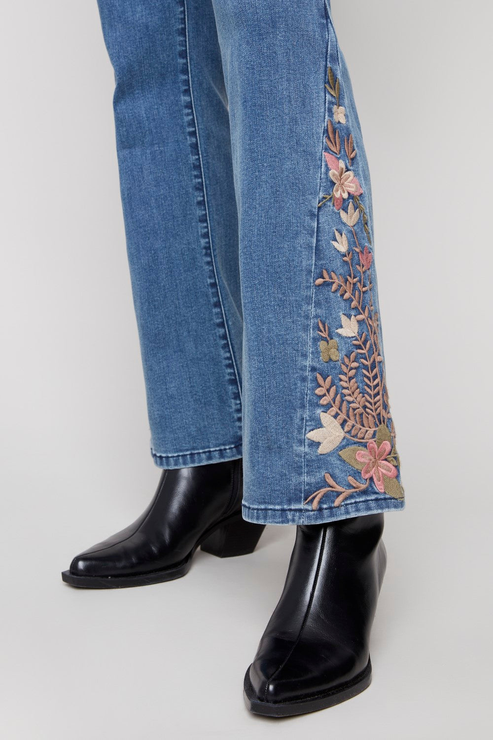 Charlie B Jeans C5574R-431A-156 mittelblau