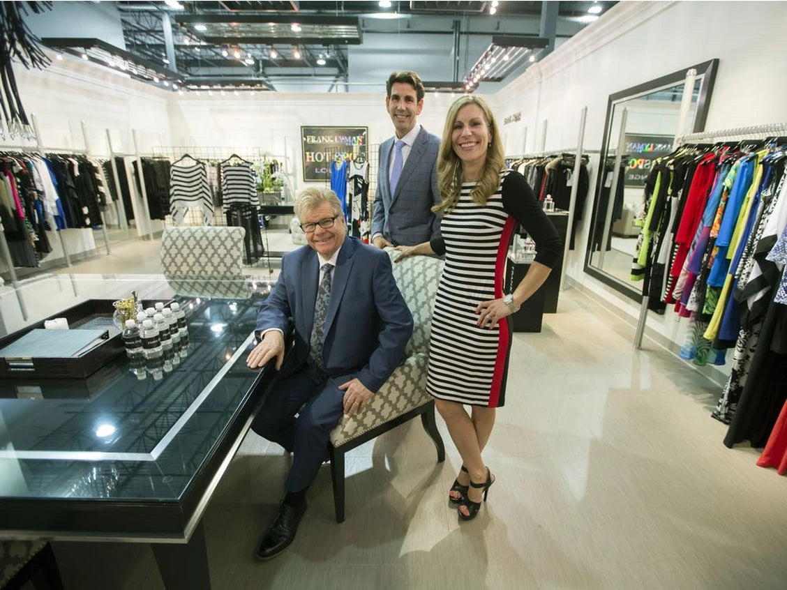 Frank Lyman Designer med sønn og datter ved deres hovedkvarter i Montreal.
